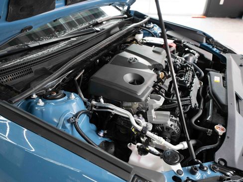 Used 2024 Toyota Camry SE image 31