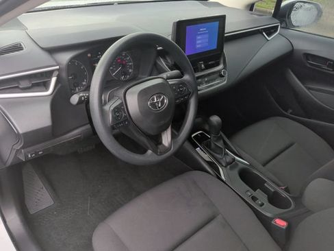 Used 2025 Toyota Corolla LE FWD image 17