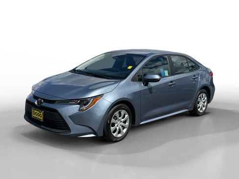 Used 2025 Toyota Corolla LE FWD image 1