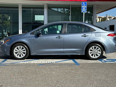 Used 2026 Toyota Corolla LE w/ LE Premium Package FWD image 7
