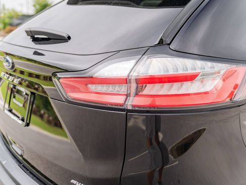 Used 2024 Ford Edge SEL image 14