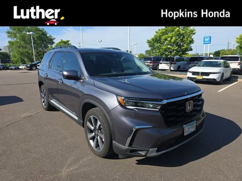 Used 2024 Honda Pilot Elite image 1