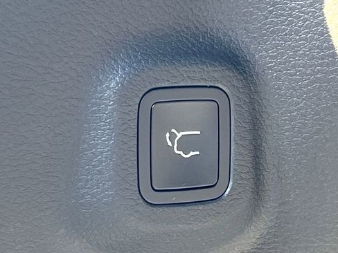 New 2025 Jeep Compass Limited w/ Elite Group image 24