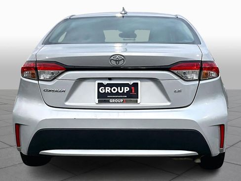 Used 2022 Toyota Corolla LE image 4