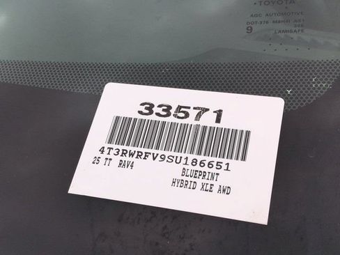 Certified 2025 Toyota RAV4 XLE AWD/4WD image 18