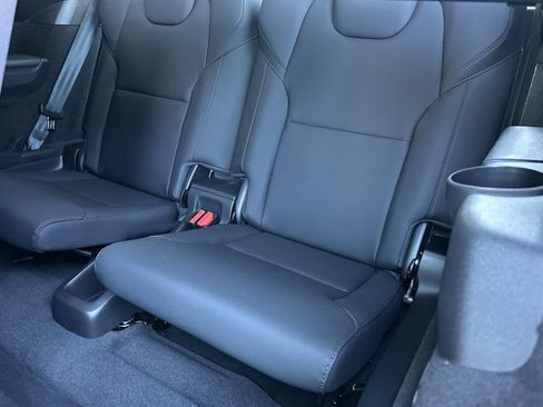 New 2025 Volvo XC90 B6 Core w/ Protection Package Premier AWD/4WD image 16