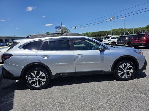 Used 2022 Subaru Outback Limited AWD/4WD image 4