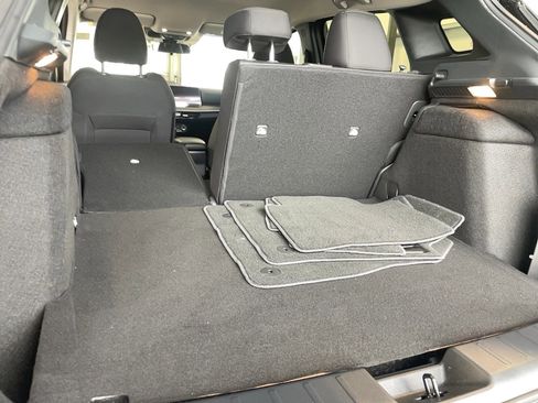 Used 2025 Nissan Kicks SV image 19