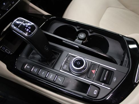 Used 2022 Maserati Levante GT image 33