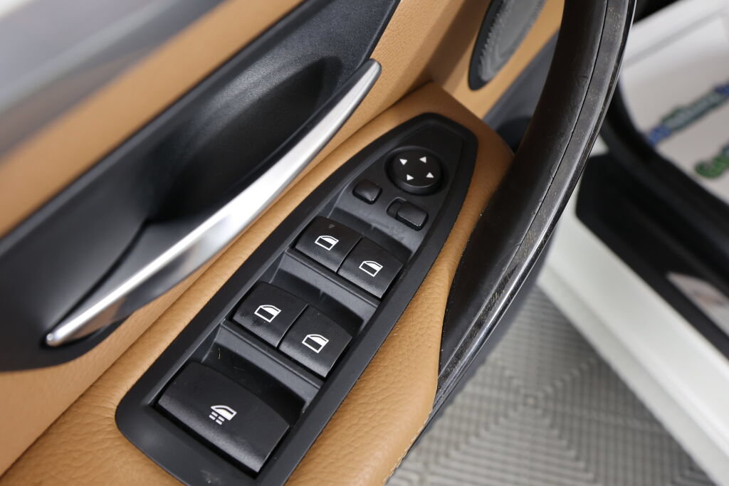Used 2014 BMW 428i Convertible RWD image 23
