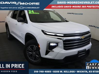 Used 2024 Chevrolet Traverse LT