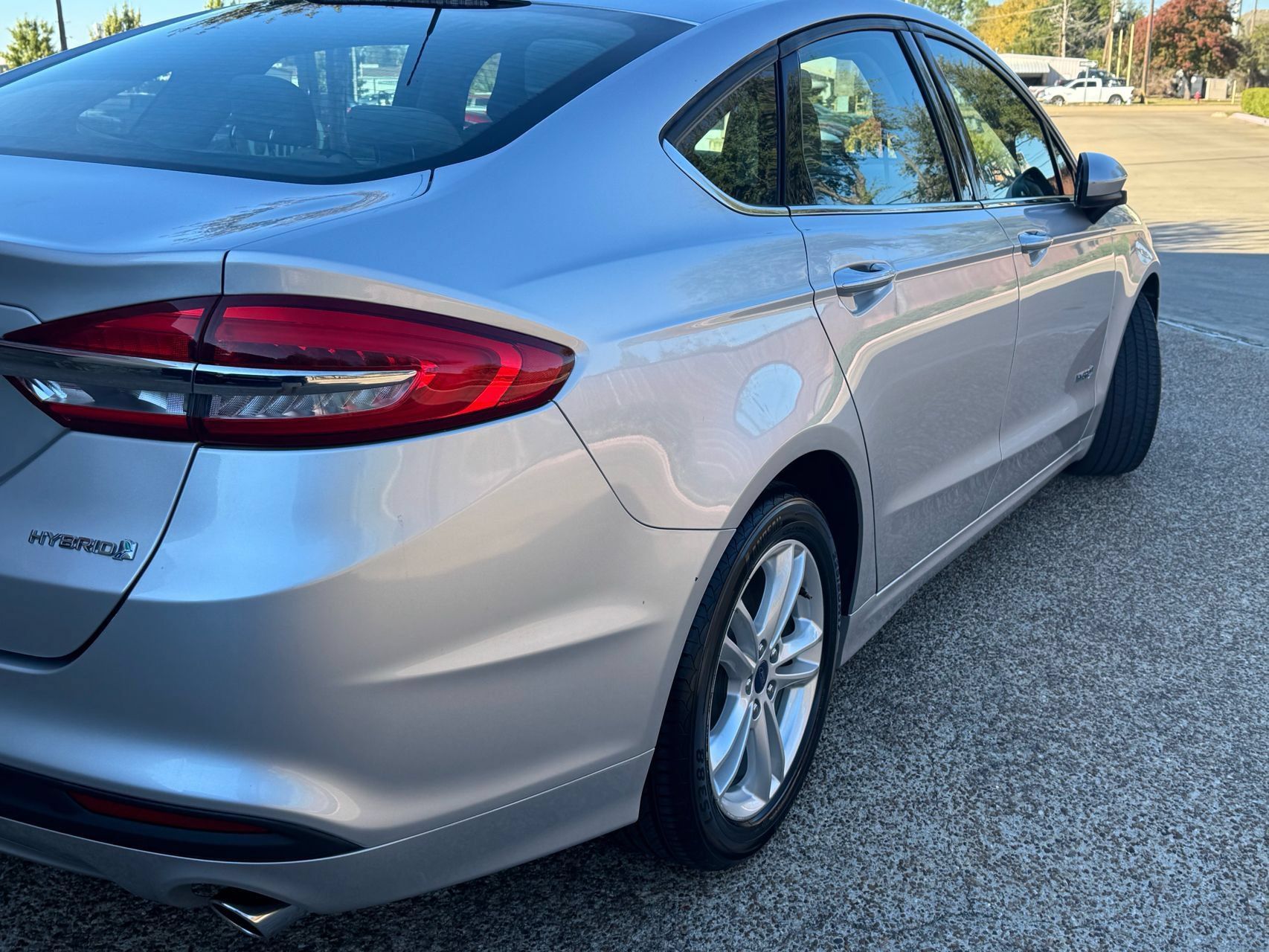 Used 2018 Ford Fusion S FWD image 4