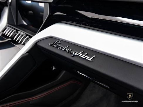 Used 2019 Lamborghini Urus AWD/4WD image 30