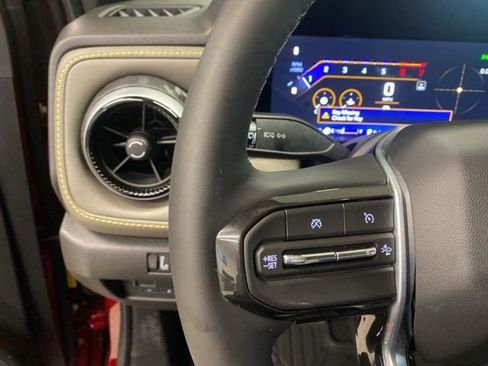 New 2026 Chevrolet Colorado ZR2 w/ Technology Package AWD/4WD image 13