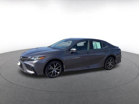 Used 2024 Toyota Camry SE FWD image 8
