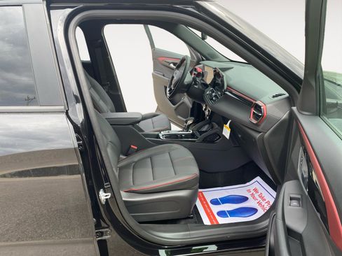 New 2025 Chevrolet TrailBlazer RS w/ Convenience Package image 15