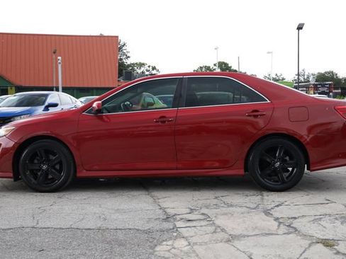 Used 2014 Toyota Camry SE FWD image 4