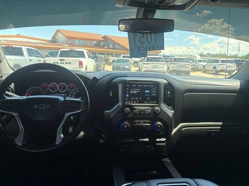 Used 2021 Chevrolet Silverado 1500 LT Trail Boss w/ Convenience Package II AWD/4WD image 15