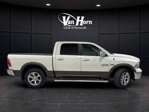 Used 2018 RAM 1500 Laramie AWD/4WD image 2