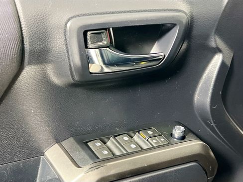 Used 2019 Toyota Tacoma TRD Pro AWD/4WD image 16