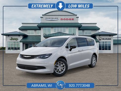 Used 2026 Chrysler Voyager LX FWD image 1