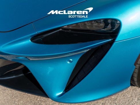 Used 2023 McLaren Artura image 13