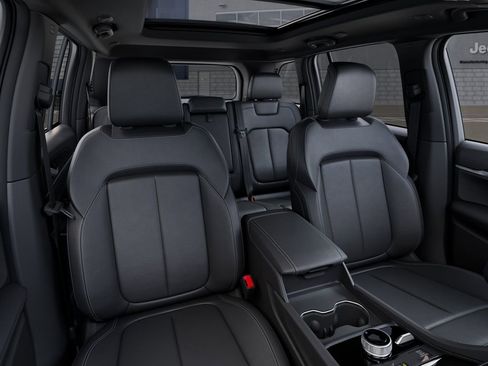 New 2026 Jeep Grand Cherokee Limited AWD/4WD image 16