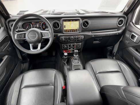Used 2023 Jeep Wrangler Unlimited Rubicon 4xe w/ Cold Weather Group AWD/4WD image 17