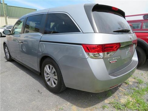 Used 2016 Honda Odyssey SE image 2