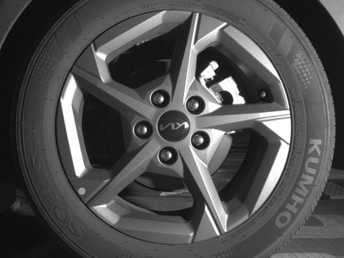 Used 2025 Kia K4 LXS image 14