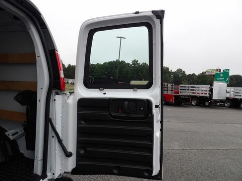 Used 2025 GMC Savana 2500 w/ Driver Convenience Package RWD image 48
