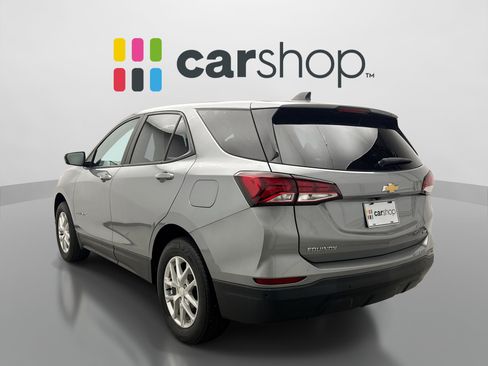 Used 2023 Chevrolet Equinox LS w/ LS Convenience Package AWD/4WD image 3