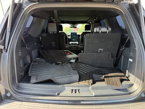 Used 2024 Ford Expedition Limited AWD/4WD image 12