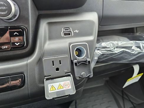 New 2025 RAM ProMaster 2500 w/ Power Group FWD image 17