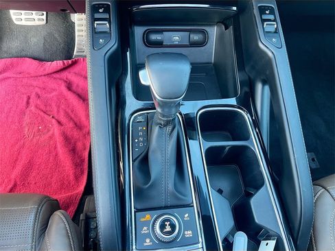 Used 2022 Kia Telluride SX w/ SX Prestige Package image 17