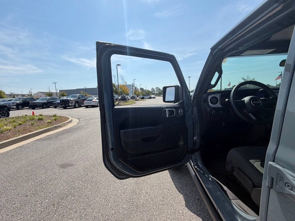 Certified 2024 Jeep Gladiator Sport AWD/4WD image 50