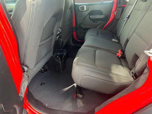 Used 2018 Jeep Wrangler Unlimited Sport S AWD/4WD image 9