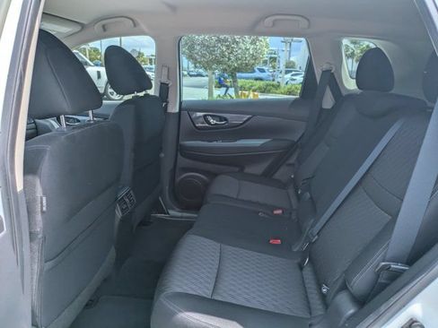 Used 2018 Nissan Rogue S FWD image 14