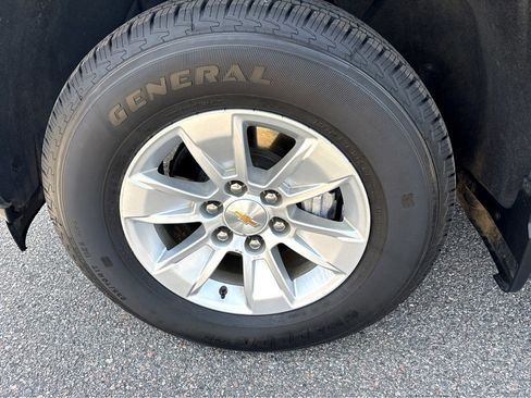 Used 2025 Chevrolet Silverado 1500 LT image 25