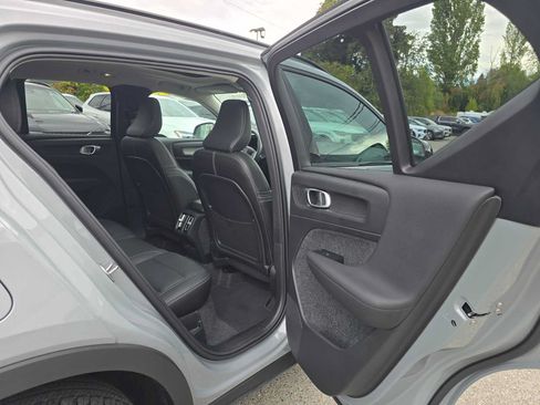 Used 2026 Volvo XC40 B5 Plus w/ Protection Package Premier AWD/4WD image 13