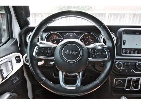 Used 2020 Jeep Wrangler Unlimited Sahara AWD/4WD image 16