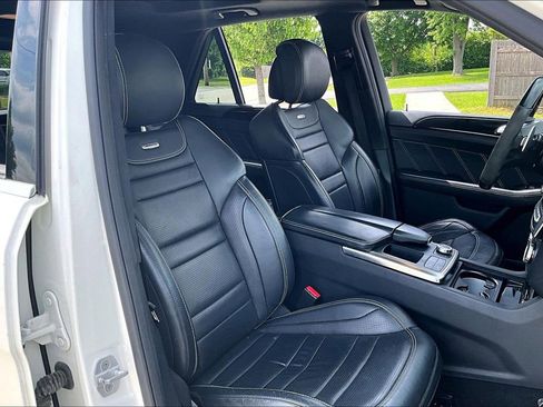 Used 2014 Mercedes-Benz ML 63 AMG 4MATIC image 28