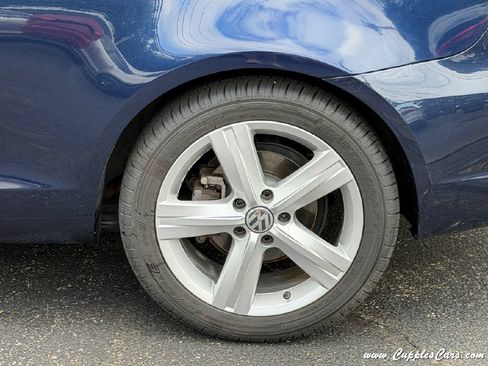 Used 2012 Volkswagen Eos Lux FWD image 38
