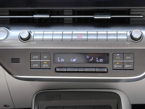 Used 2025 Hyundai Kona SEL image 21