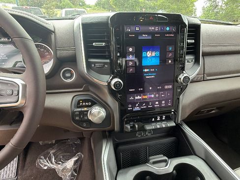 New 2026 RAM 1500 Laramie AWD/4WD image 27