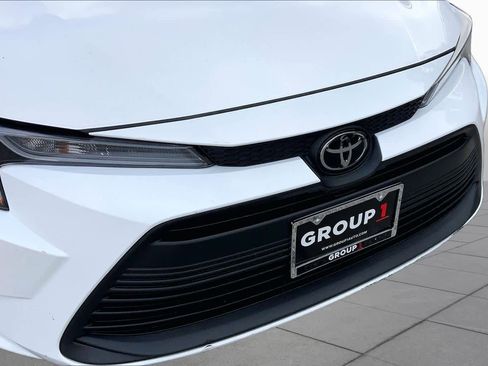 Used 2025 Toyota Corolla LE FWD image 29