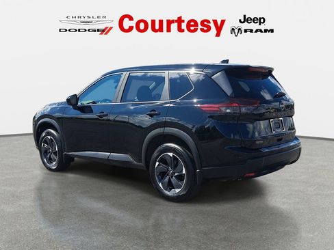 Used 2026 Nissan Rogue SV w/ Cold Weather Package AWD/4WD image 5