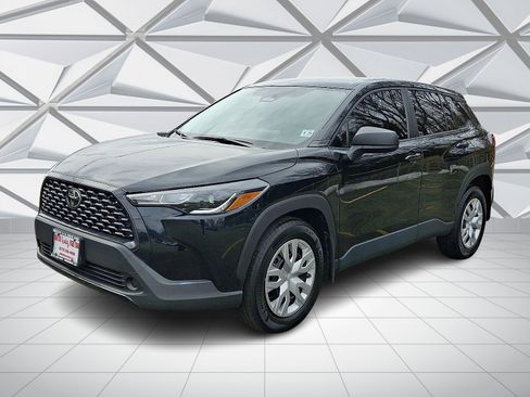 Used 2024 Toyota Corolla Cross L image 4