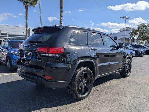 Used 2018 Jeep Grand Cherokee Laredo image 4