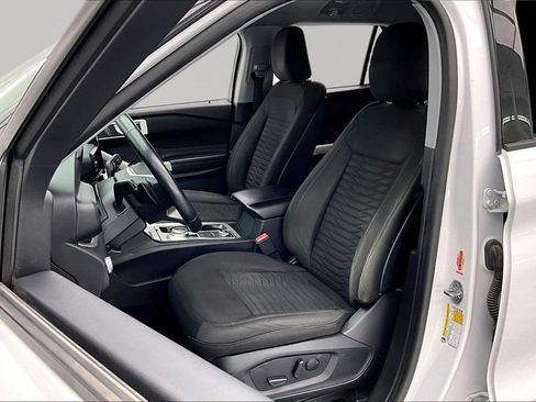 Certified 2020 Ford Explorer XLT w/ Comfort Package AWD/4WD image 25